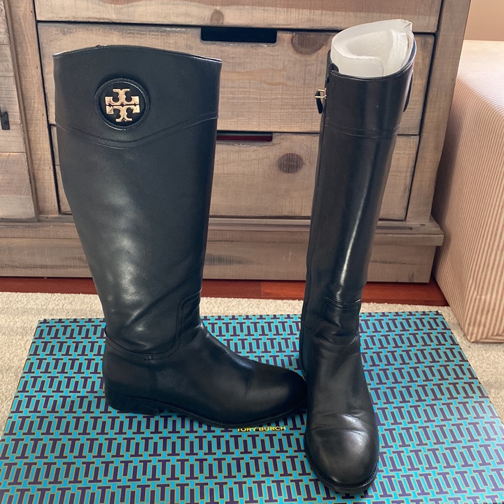 Black Tory Burch boots